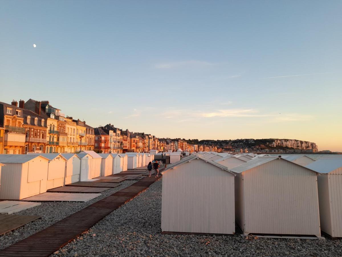 Charmante Villa Plein Sud 50M De La Plage - Balcon Vue Laterale Sur Mer - Equipee De La Fibre, Wifi, Internet Mers-les-Bains Exterior foto